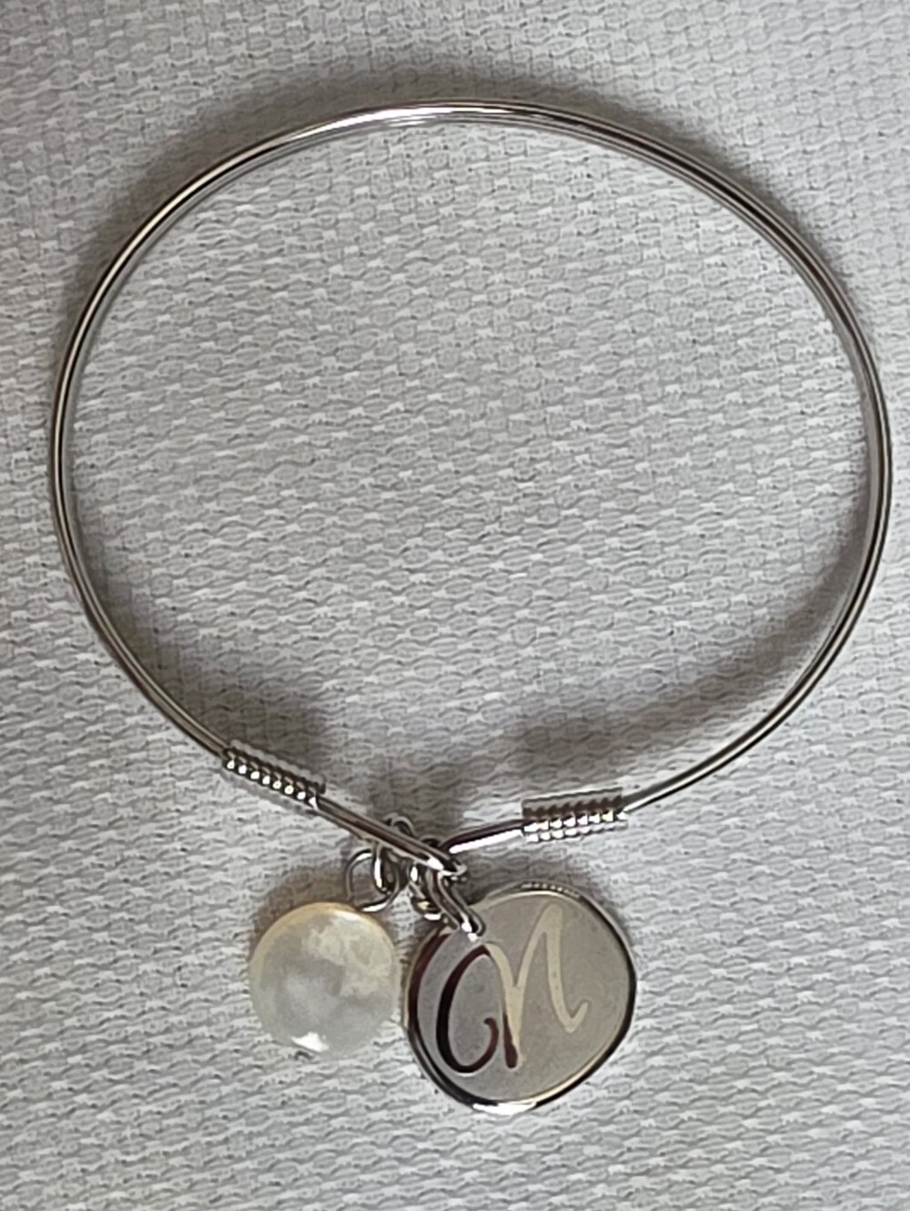 STAINLESS INITAL  CHARM BANGLE BRACELET